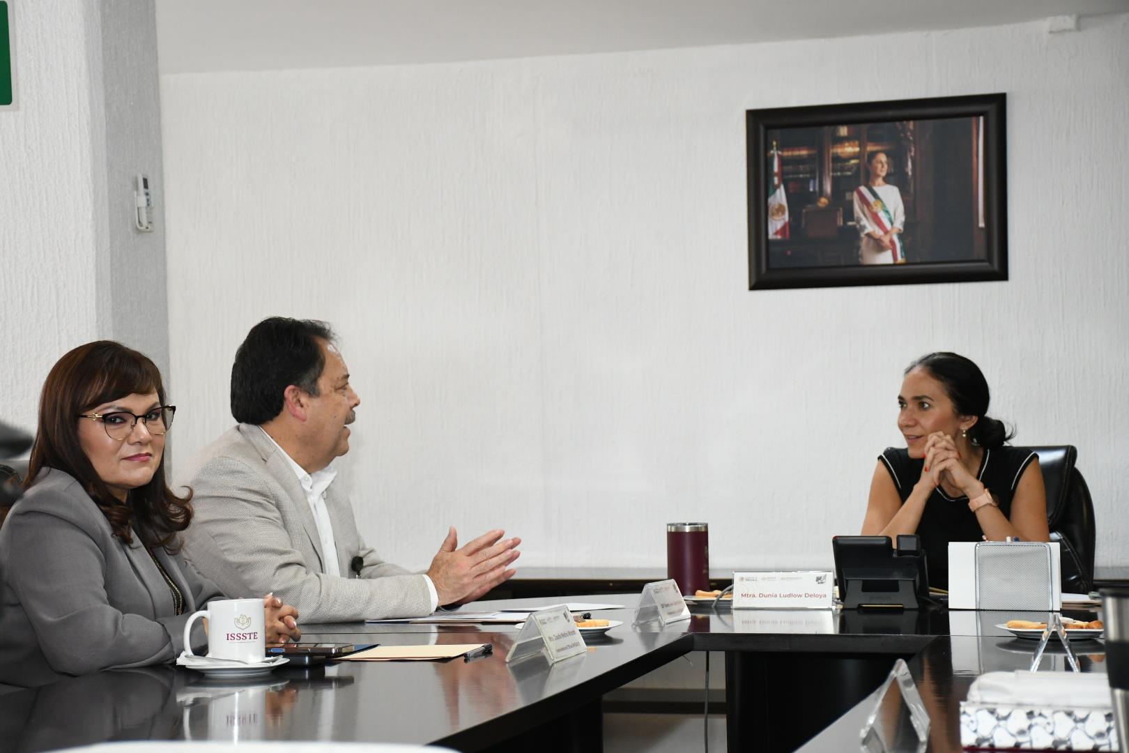 Reunión de trabajo con la Mtra. Dunia Ludlow Deloya, Directora de SUPERISSSTE